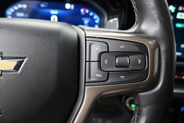 Used 2023 Black Chevrolet High Country image 28
