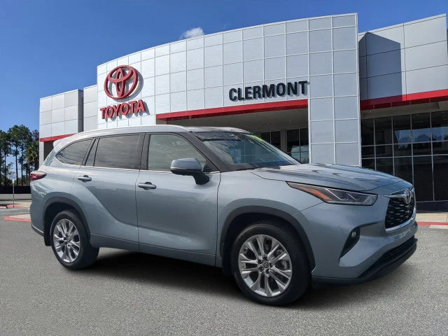 Used 2024  Toyota Limited image 1