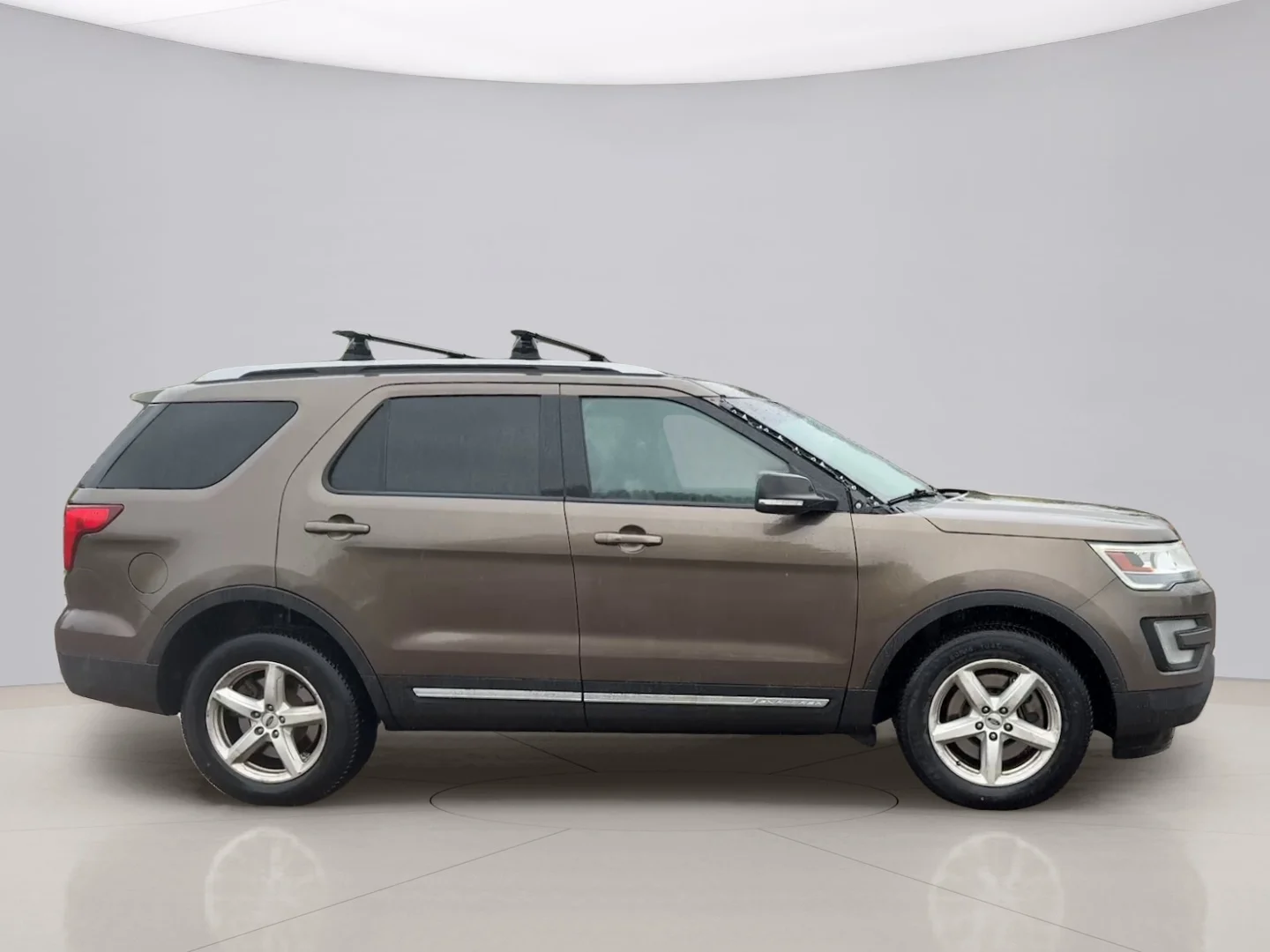 Used 2016 Bronze Ford XLT image 6
