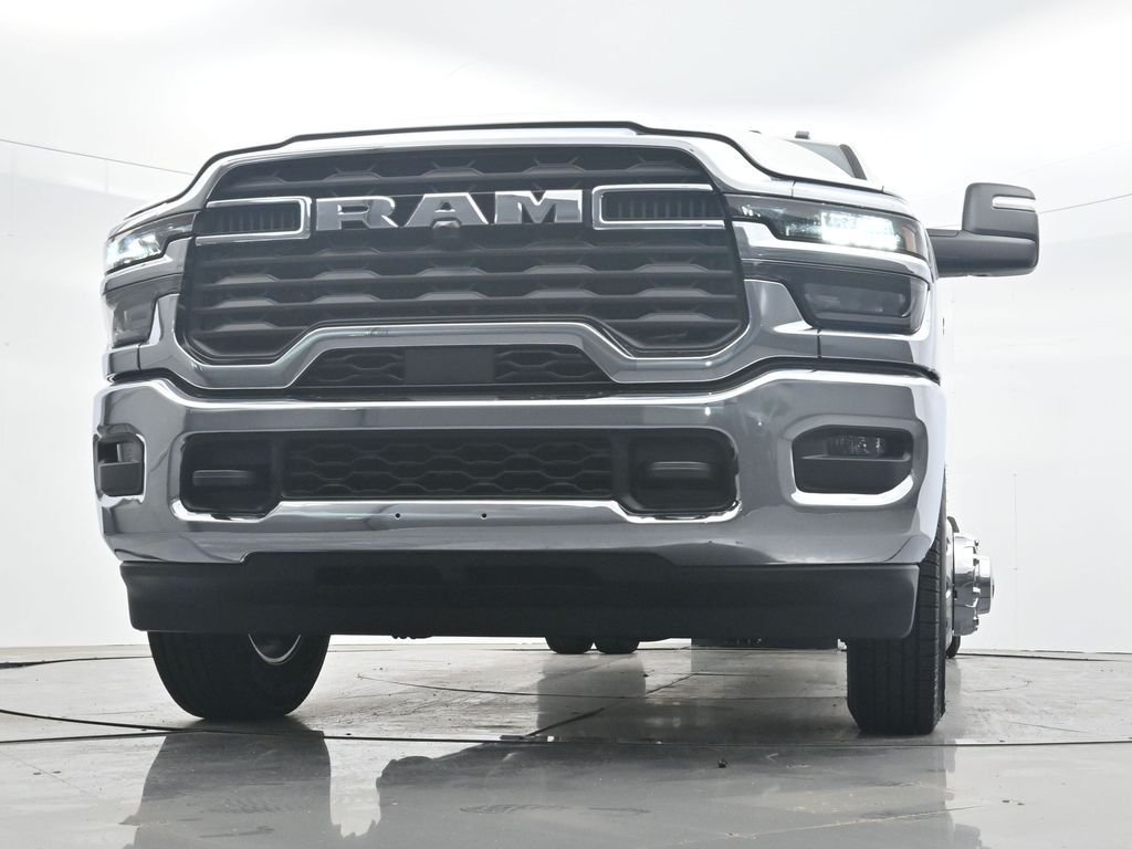 New 2026 Bright White Clearcoat RAM Tradesman image 34