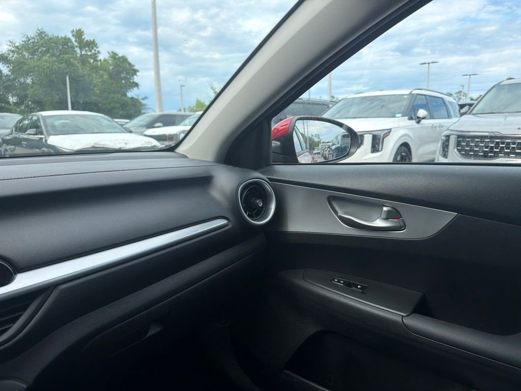 Certified Used 2023 Red Kia LXS image 16