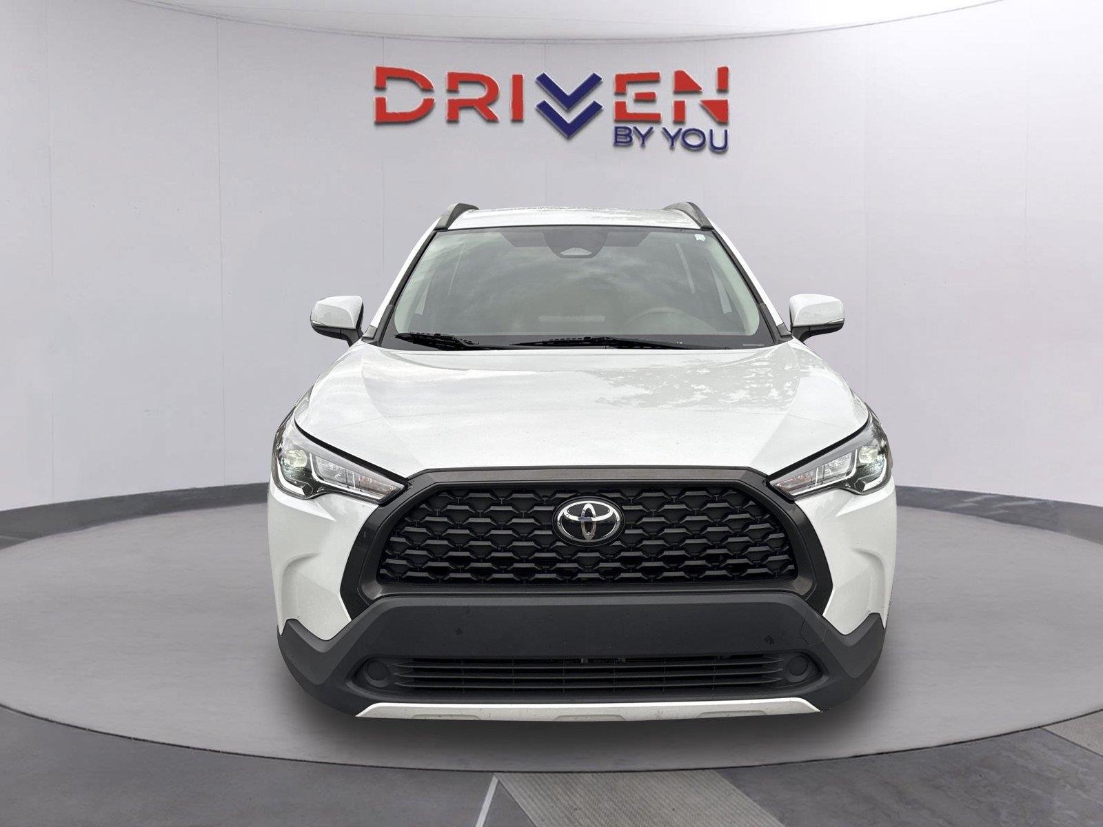 Used 2024 Wind Chill Pearl Toyota LE image 8