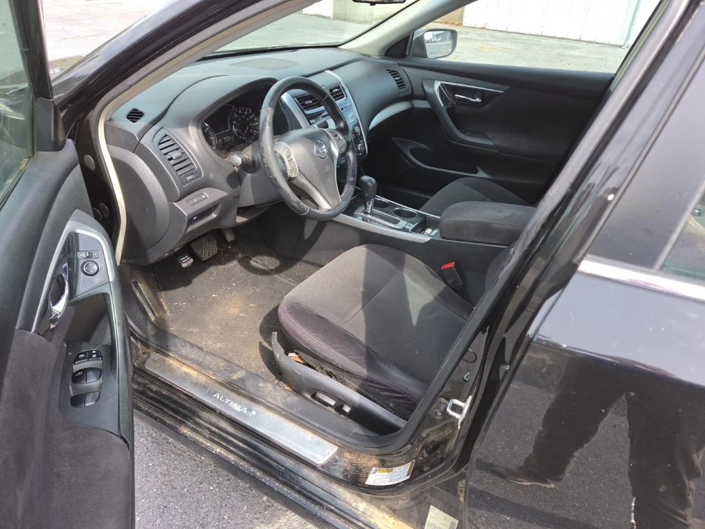 Used 2013 Black Nissan 2.5 SV image 9
