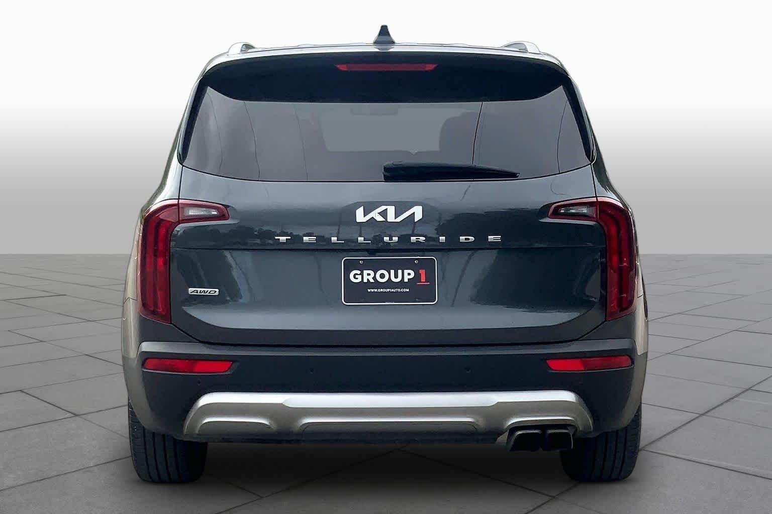 Used 2022 Gravity Grey Kia S image 5