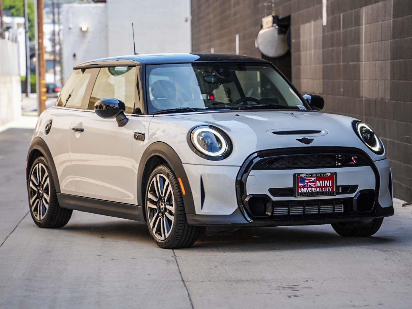 2024 MINI Hardtop Cooper S's photo
