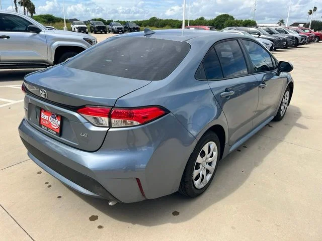 Used 2022  Toyota LE image 4