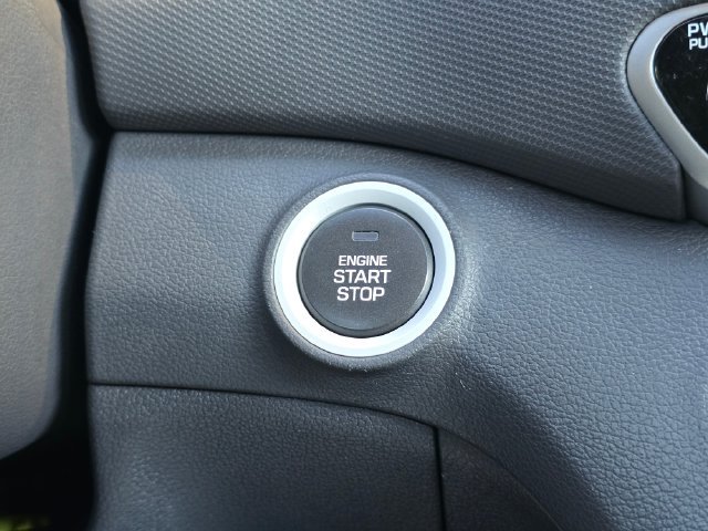 Used 2017 Silver Hyundai SEL image 35