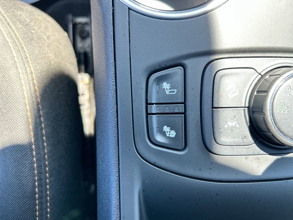 Used 2021 QUICKSILVER METALLIC GMC SLE image 30