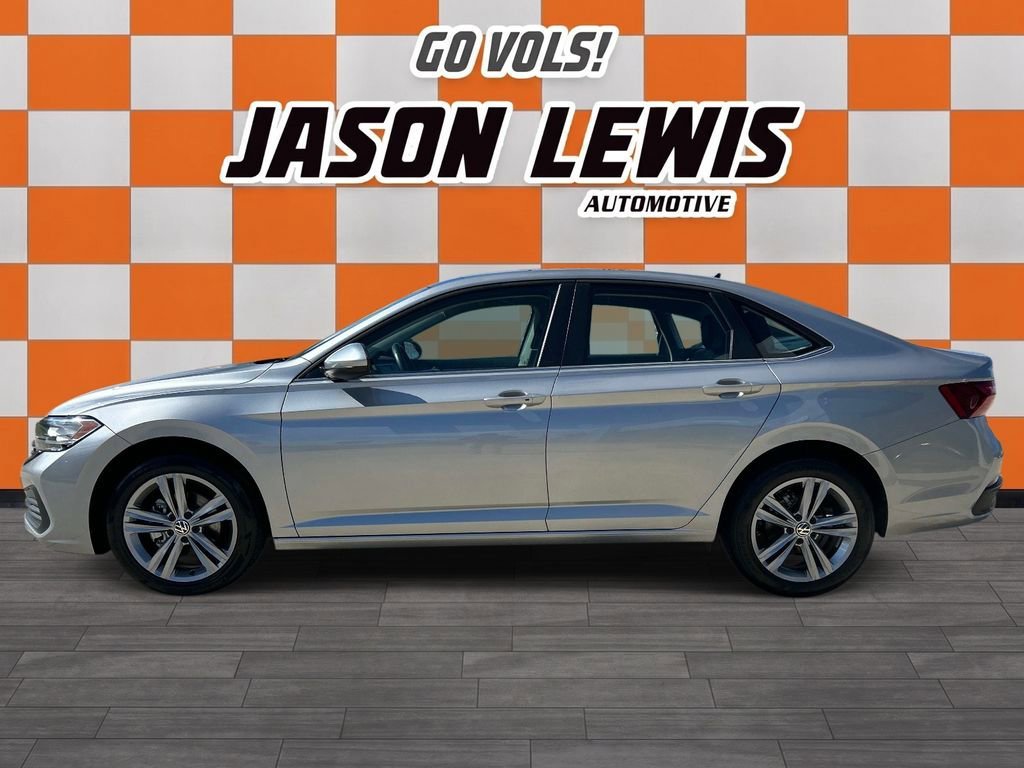 Used 2024 Silver Volkswagen SE image 7