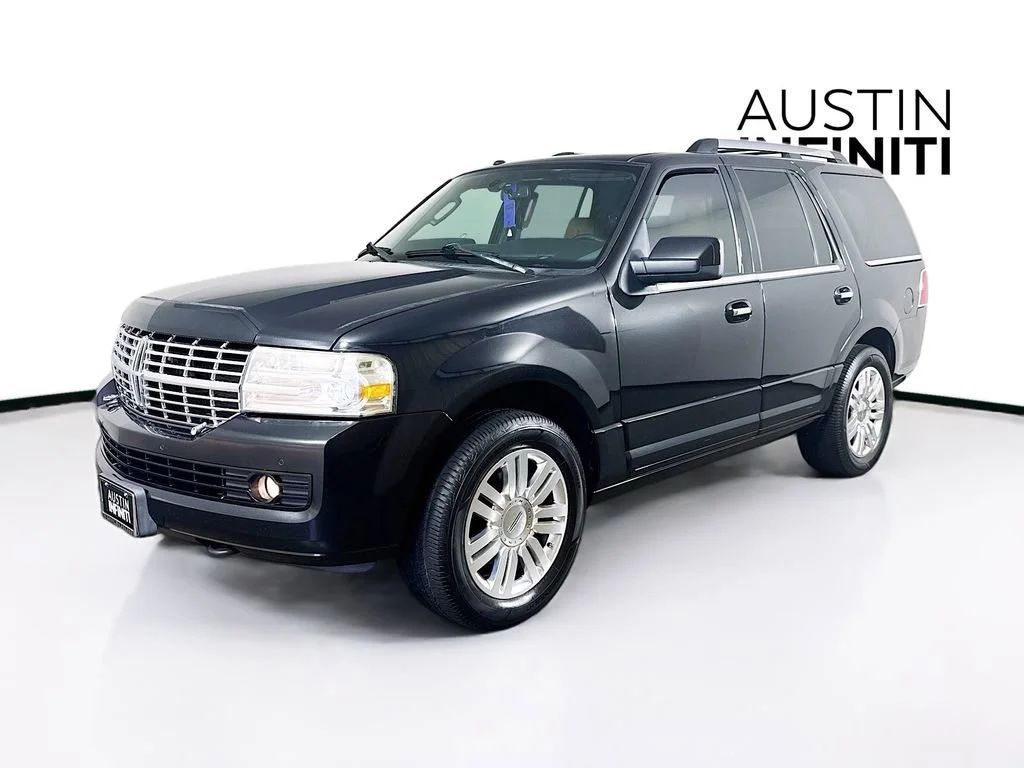 Used 2013 Black Lincoln Base image 3