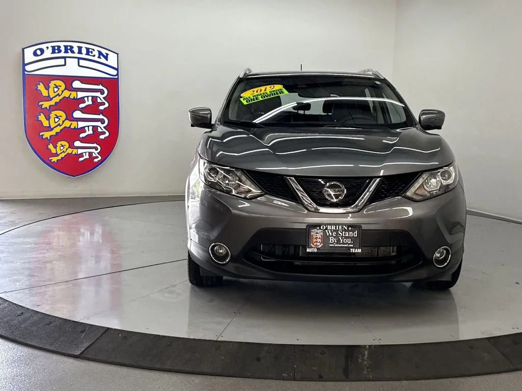 Used 2019 Gun Metallic Nissan SL image 10