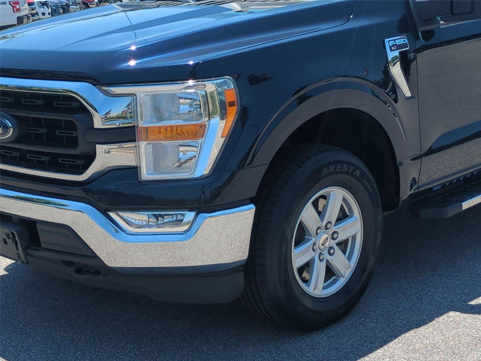Used 2021 Antimatter Blue Ford XLT image 9