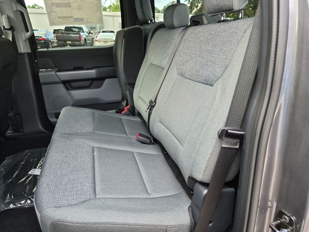 New 2026 Carbonized Gray Metallic Ford XLT image 26