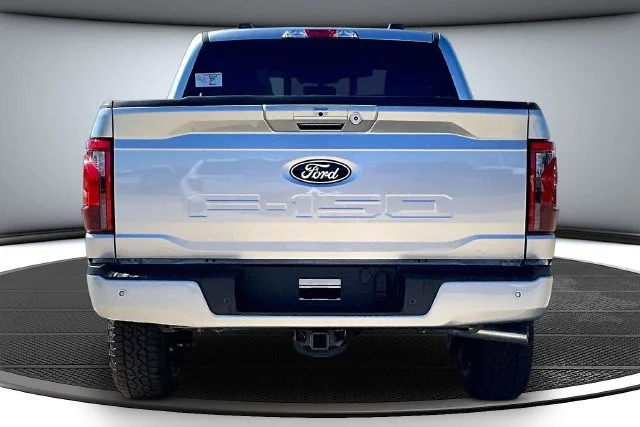 New 2026 Iconic Silver Metallic Ford XLT image 4