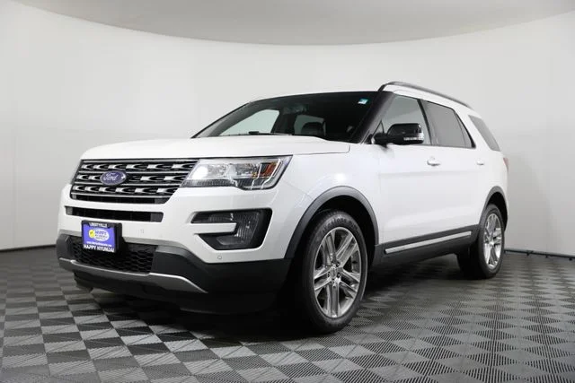Used 2017 White Ford XLT image 39