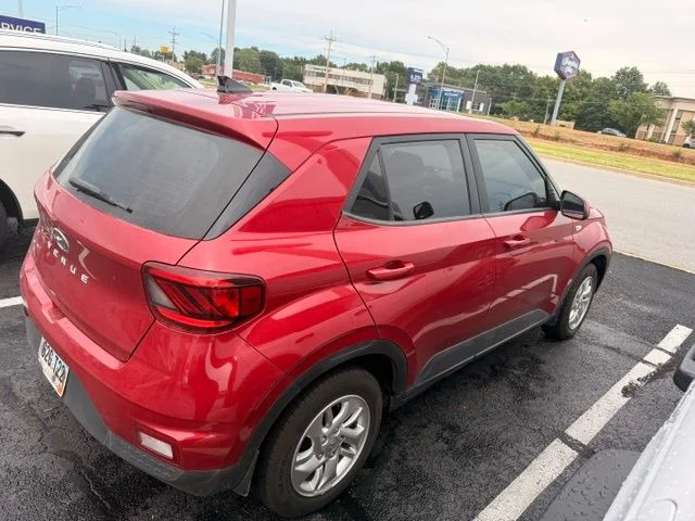 Used 2021 Scarlet Red Pearl Hyundai SE image 12