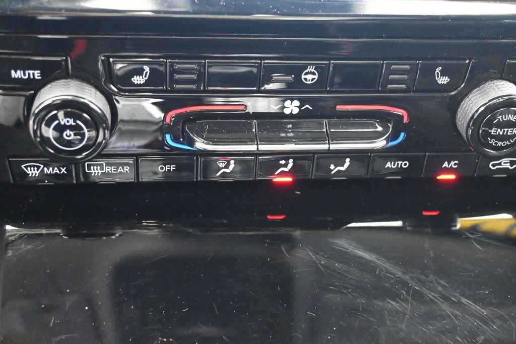 Used 2022 White Jeep 4xe image 21