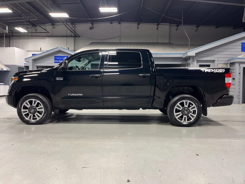 Used 2019 Midnight Black Metallic Toyota SR5 image 4