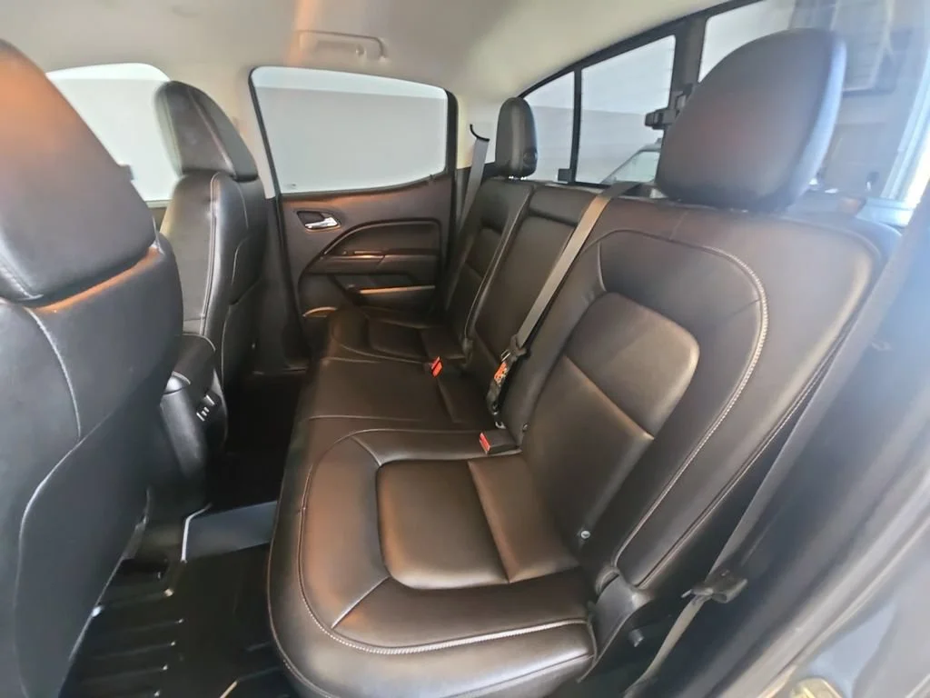 Used 2018 SATIN STEEL METALLIC GMC 4WD SLT image 22