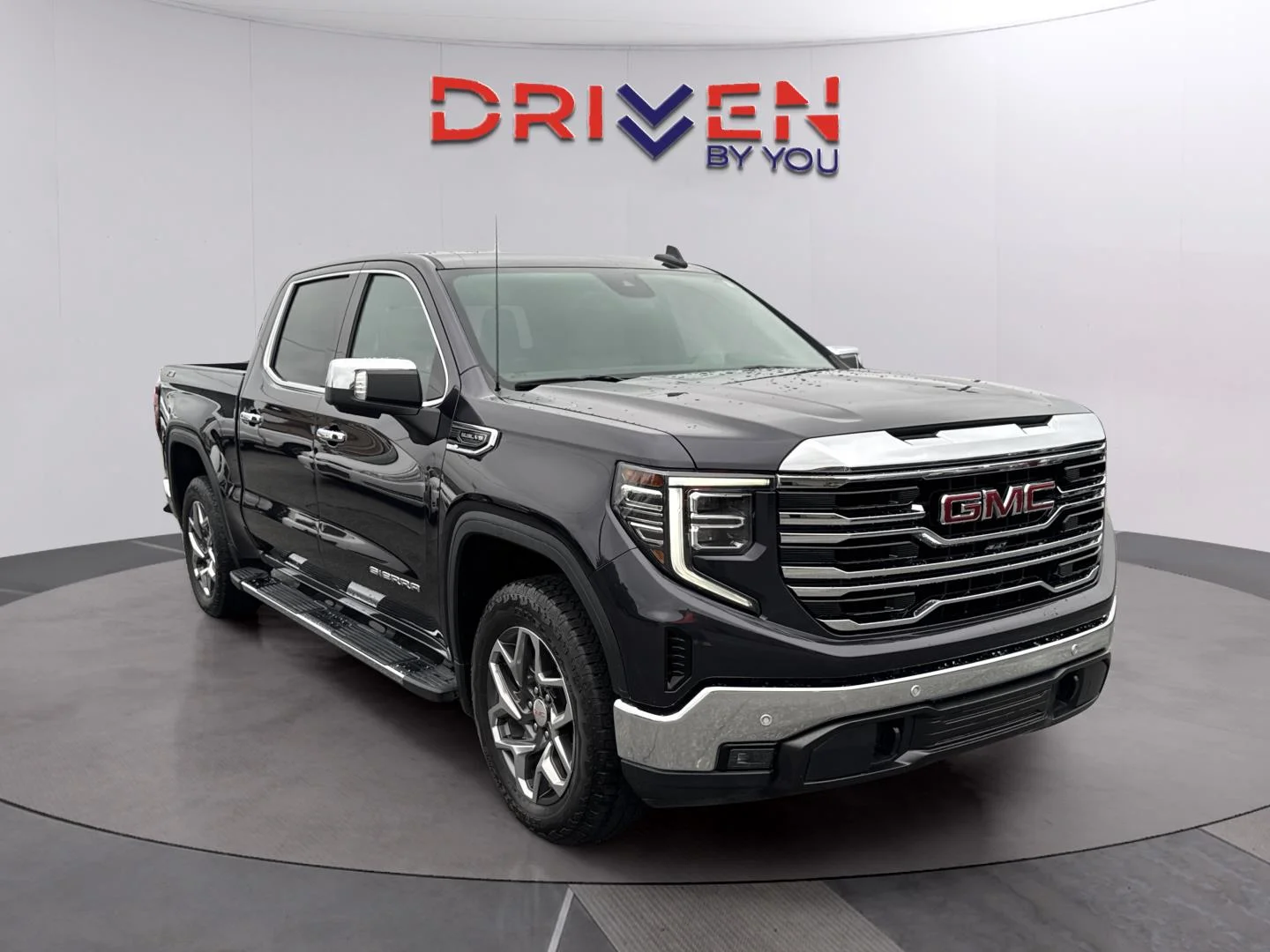 Used 2024 Titanium Rush Metallic GMC SLT image 7