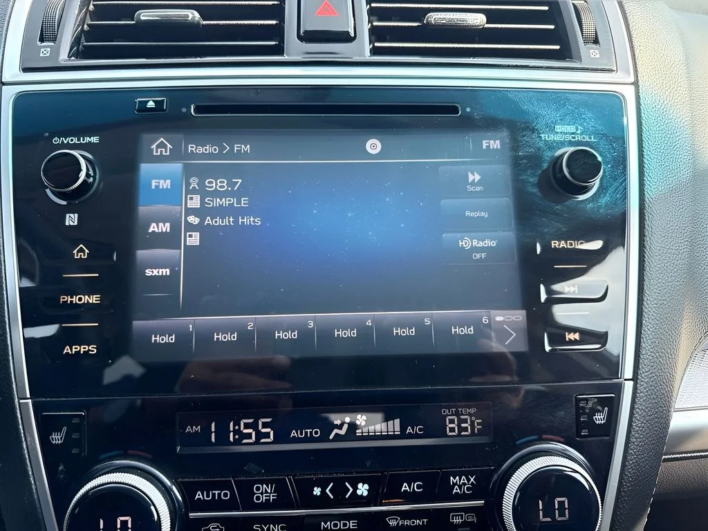Used 2018 Silver Subaru 2.5i Premium image 19