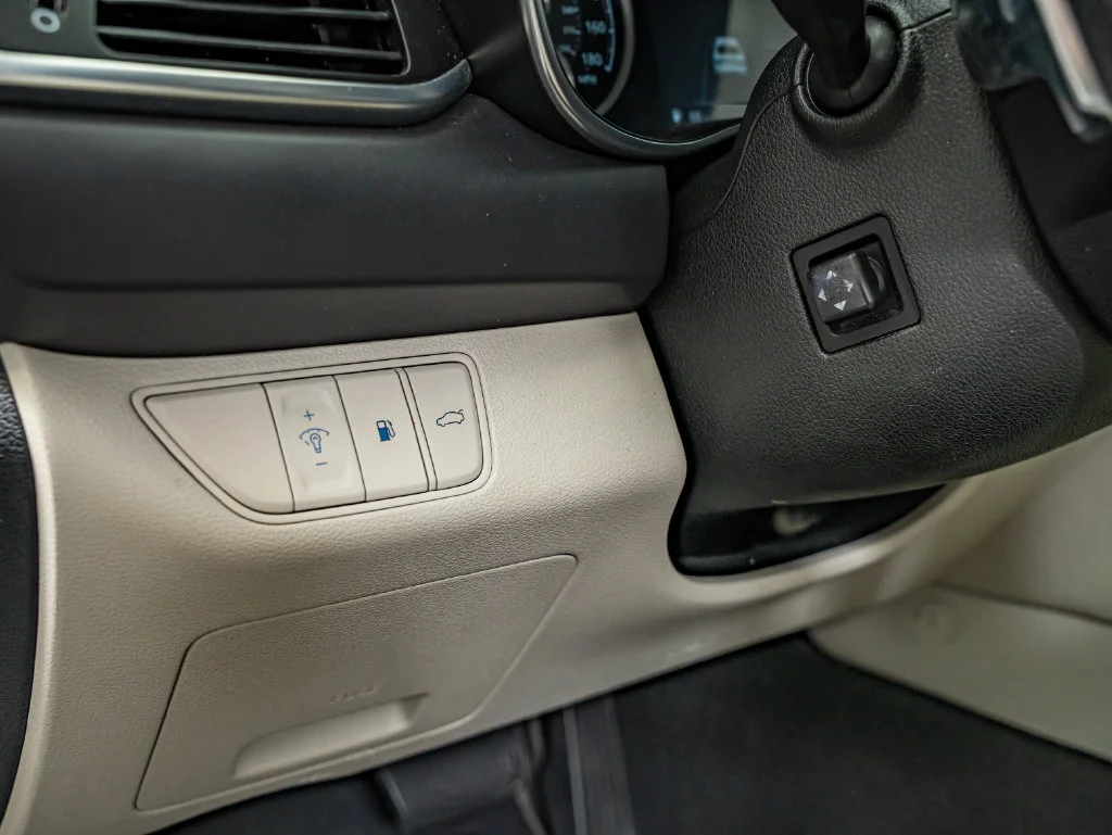 Used 2022 Uyuni White Genesis 3.3T image 19