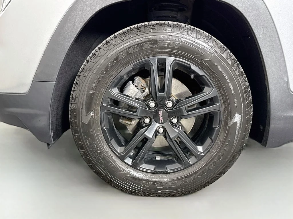 Used 2023 Silver GMC AT4 image 29