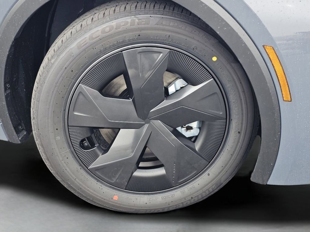 2026 Toyota Prius Plug-in Hybrid SE - Photo 18