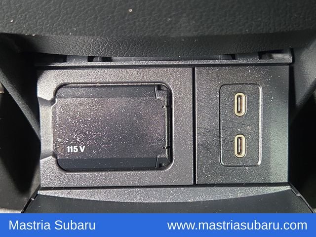 Used 2024  Mercedes-Benz GLB 250 image 11