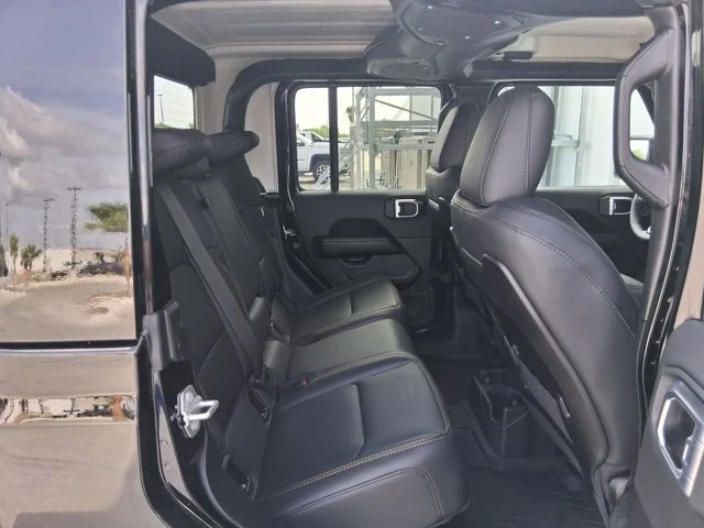 New 2026 Black Clear-Coat Exterior Paint Jeep Sahara image 23