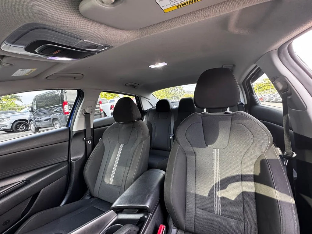 Used 2023  Hyundai SE image 16