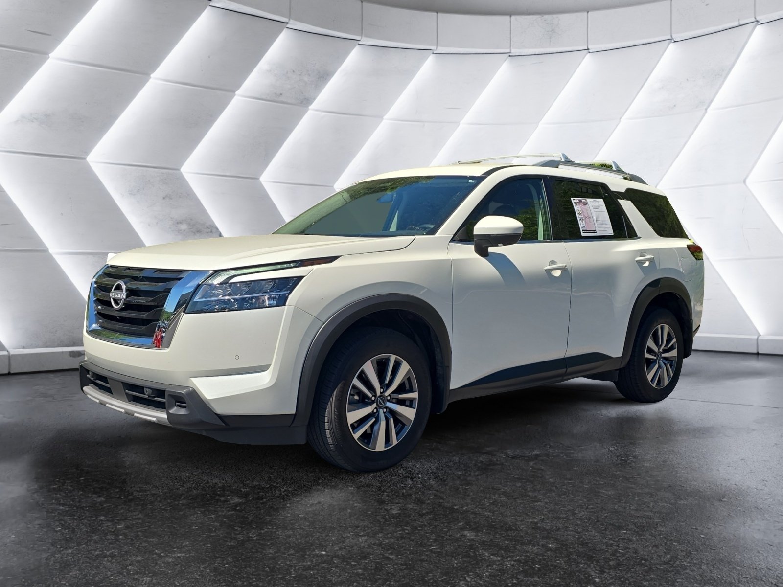 2024 Nissan Pathfinder SL 4WD's photo