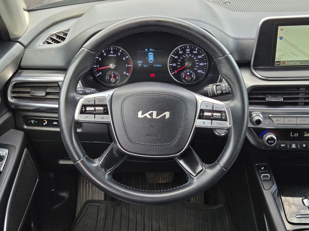 Used 2022 Black Kia S image 17