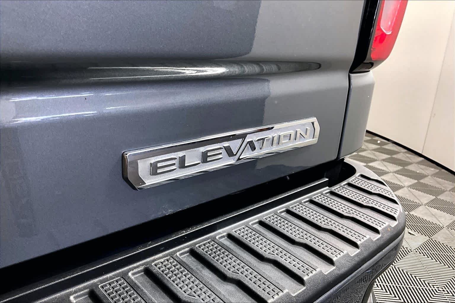 Used 2020 Satin Steel Metallic GMC Elevation image 10