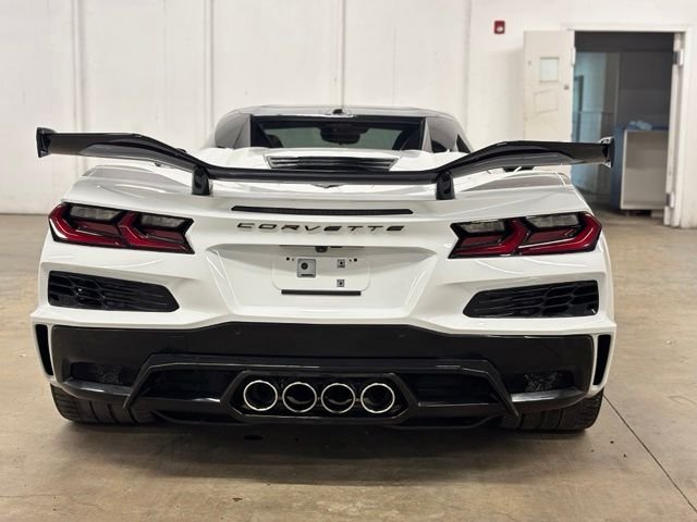 Used 2025 White Chevrolet Z06 image 6