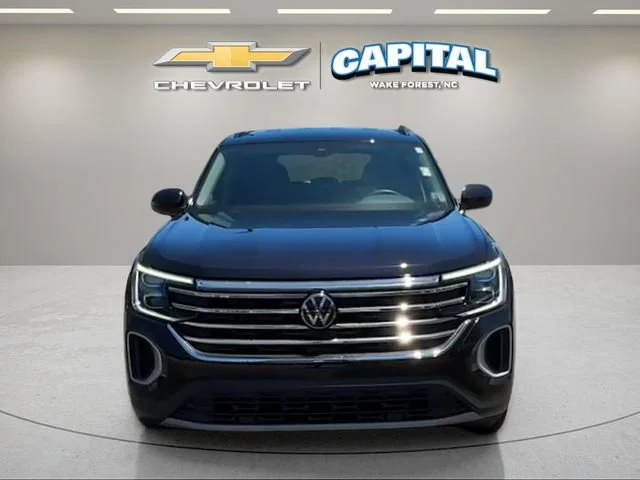 Used 2024 Black Volkswagen 2.0T SE w/Technology image 8