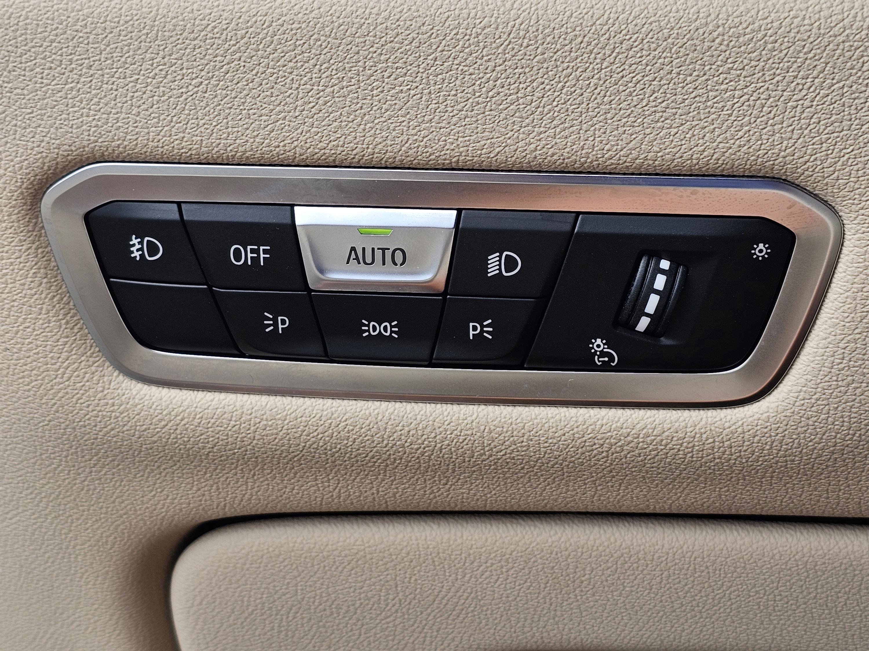 Used 2019 Alpine White BMW xDrive40i image 19