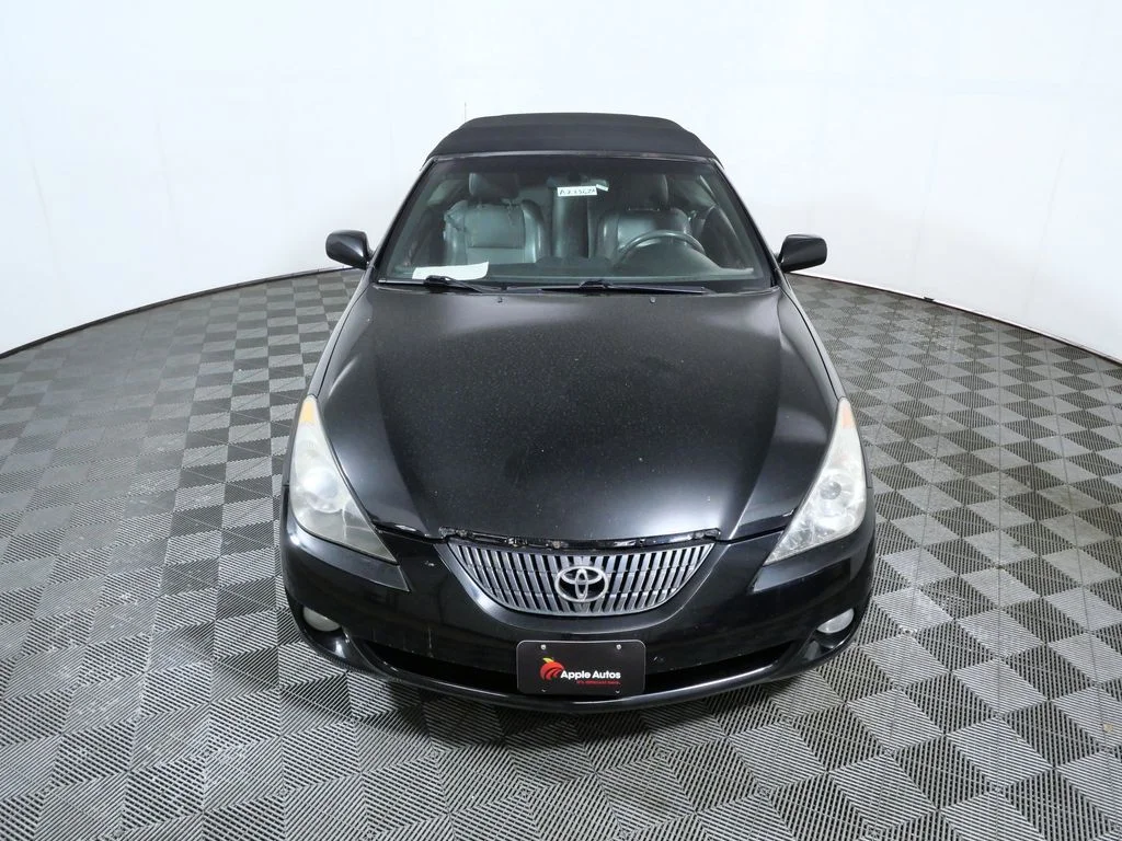 Used 2004 Black Toyota SLE image 3