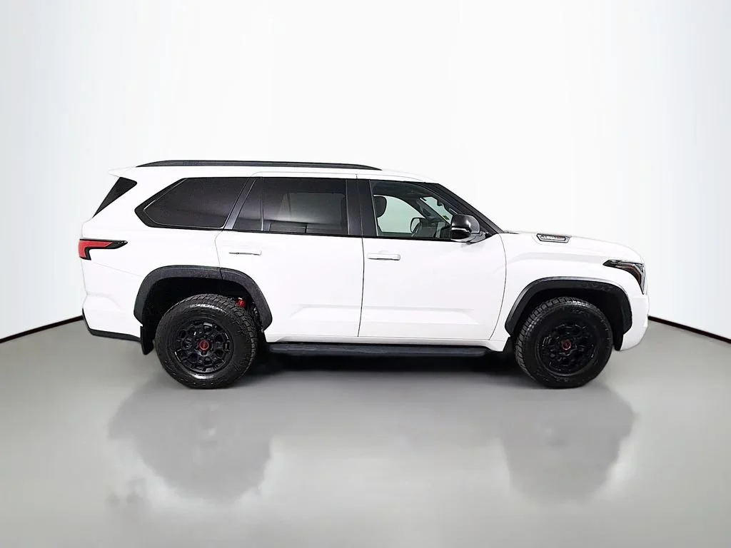 Used 2025 Ice Cap Toyota SR5 image 5