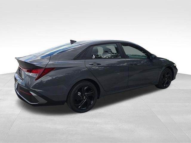 New 2026 Gray Hyundai SEL Sport Plus image 5