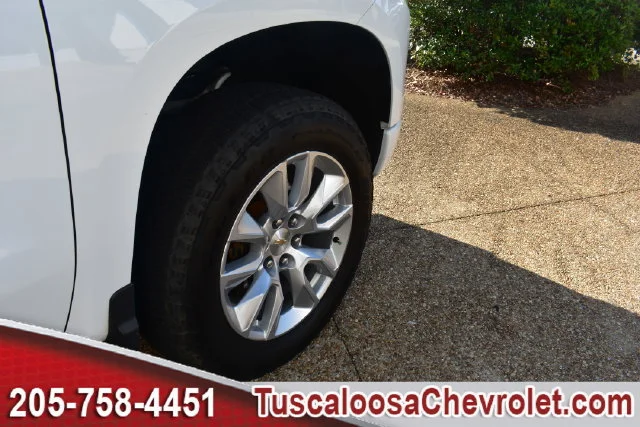 Used 2025 Summit White Chevrolet Custom image 14