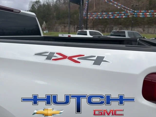 Used 2025 Summit White Chevrolet LT image 15