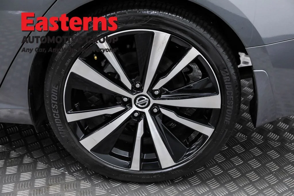 Used 2022 Gray Nissan 2.5 SR image 30