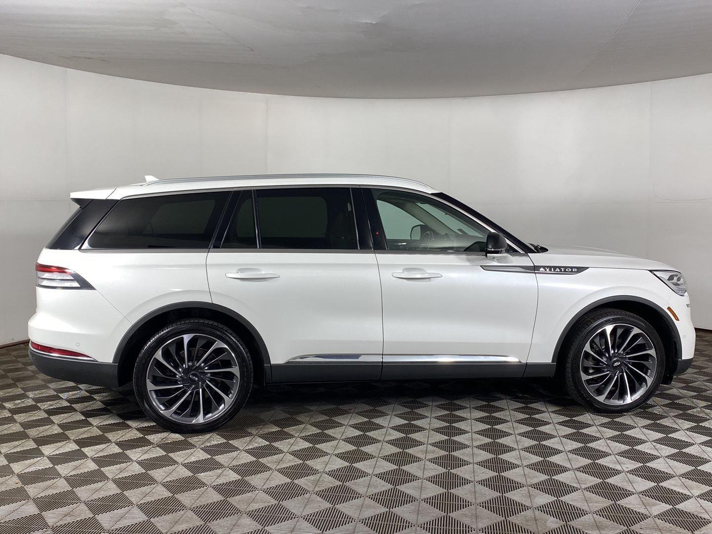 Used 2020 Pristine White Metallic Tri-Coat Lincoln Reserve image 7