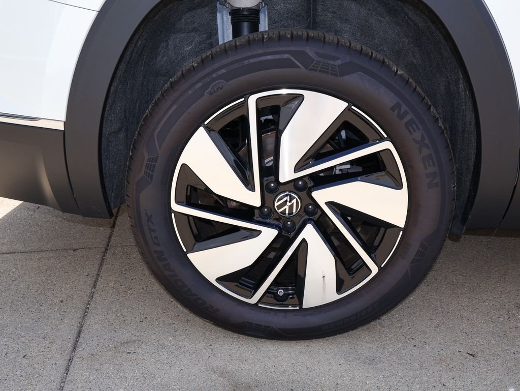 New 2026 White Volkswagen 2.0T SEL image 9