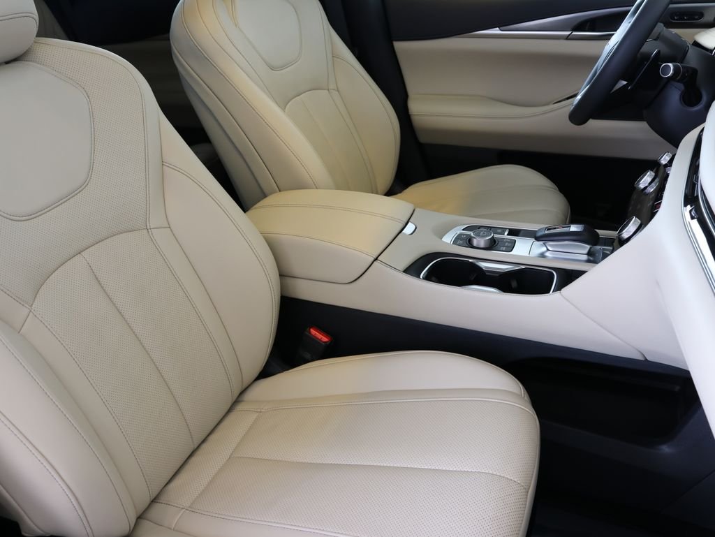 Certified Used 2023 White INFINITI LUXE image 49