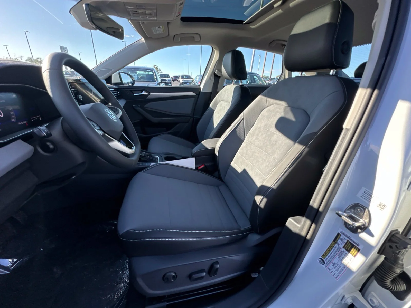 New 2027 White Volkswagen 1.5T SE image 10