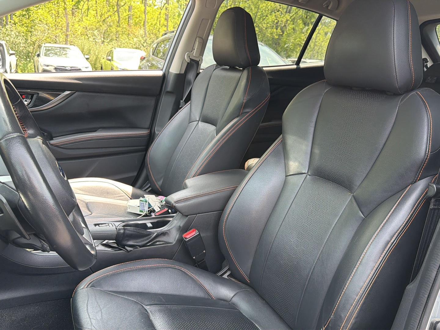 Used 2018 Ice Silver Metallic Subaru Limited image 14