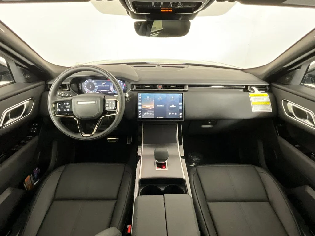 New 2026 Giola Green Land Rover Dynamic SE image 4