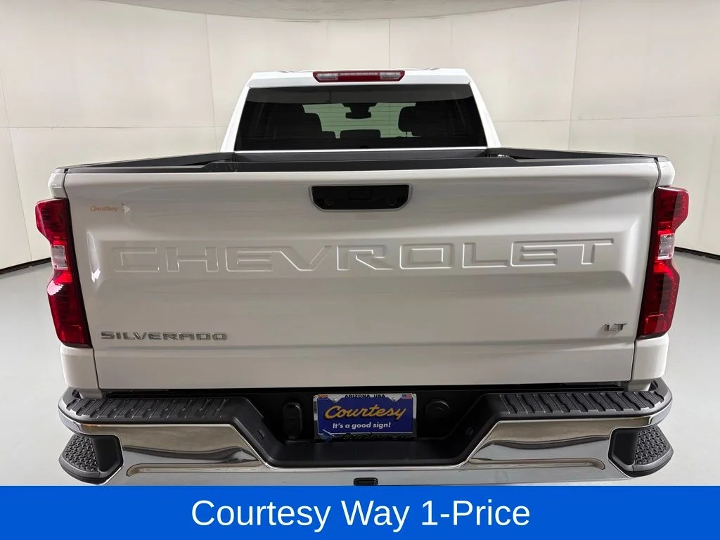 Used 2026 White Chevrolet LT image 9